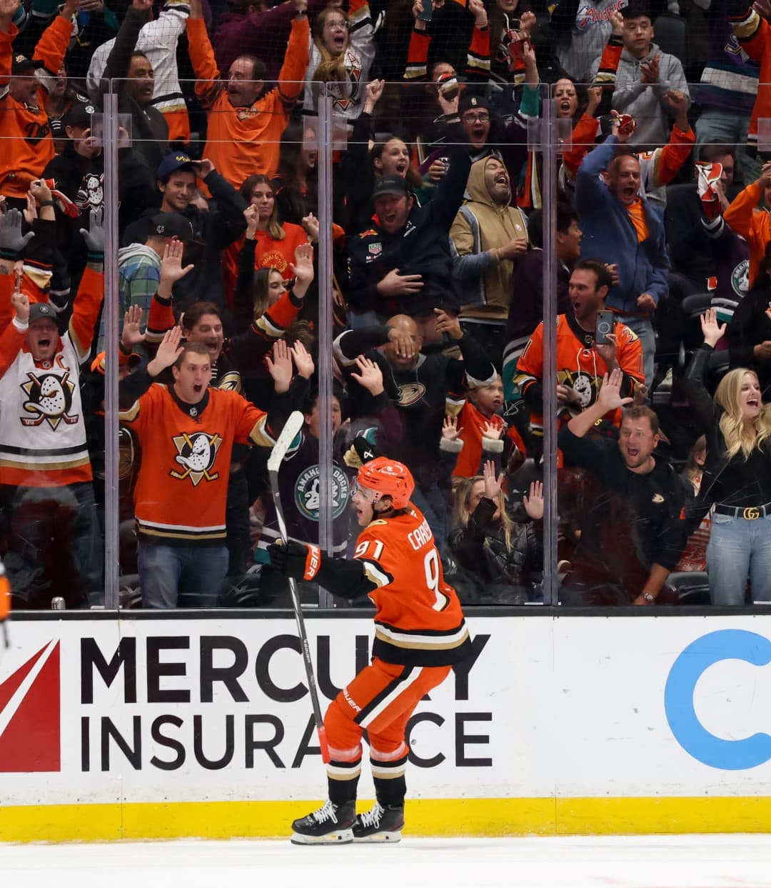 Suite - Ducks Attire/Spinzo/26519610 Utah Hockey Club v Anaheim Ducks Andrew Taylor (Greenfly) 20241017 053056